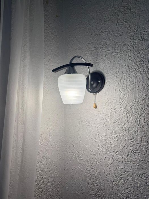 Продам люстру и бра