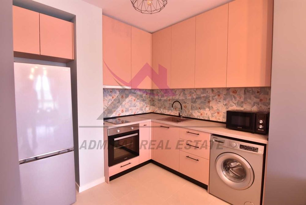 Дава се под наем Двустаен апартамент в Варна, Център - 66 кв.м за 648.21 € - Снимка #2