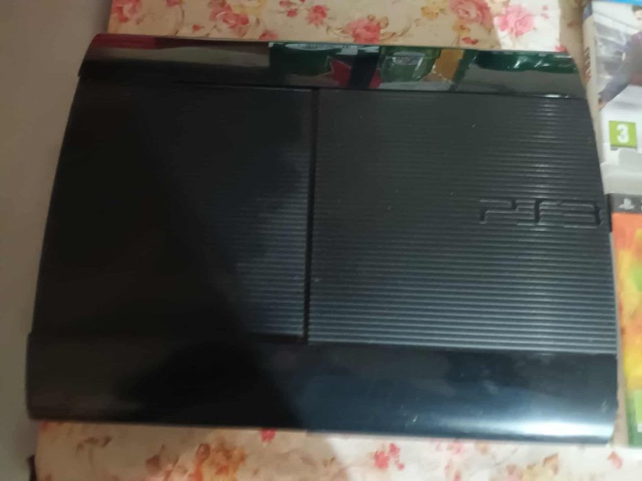 PlayStation 3 + 2 джойстика + 5 игри | Отлично състояние