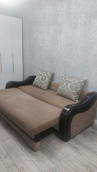 Продам диван, состояние идеальное.