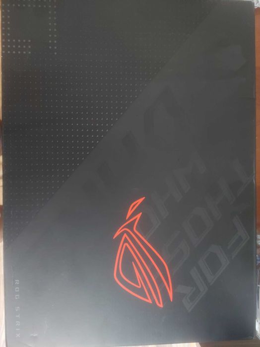 Коробка от ASUS ROG Strix G713P (без ноутбука)