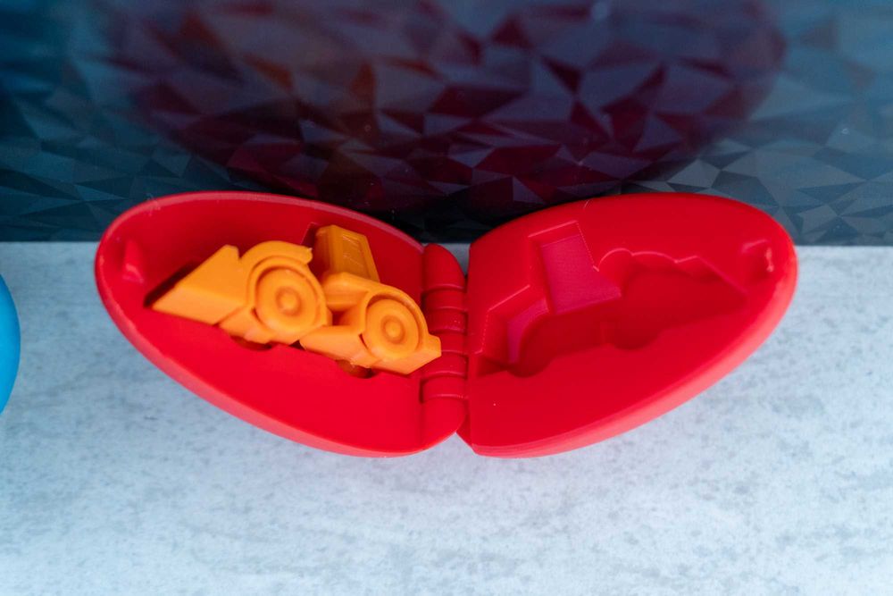 3D Принтирано Яйце с Изненада Миниатюрни Превозни Средства