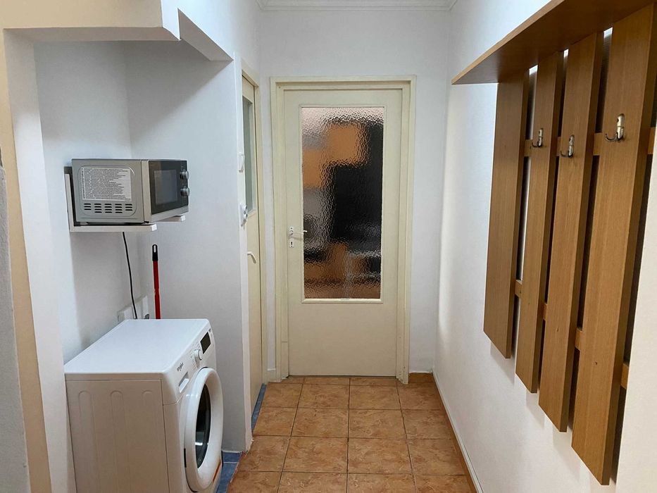 Apartament de închiriat, aproape de Universitate și Centru