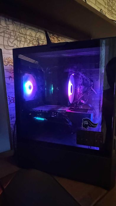 Геймърски setup сядаш и играеш