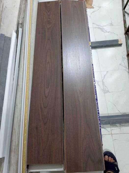 Yangi Parket sotiladi 65000