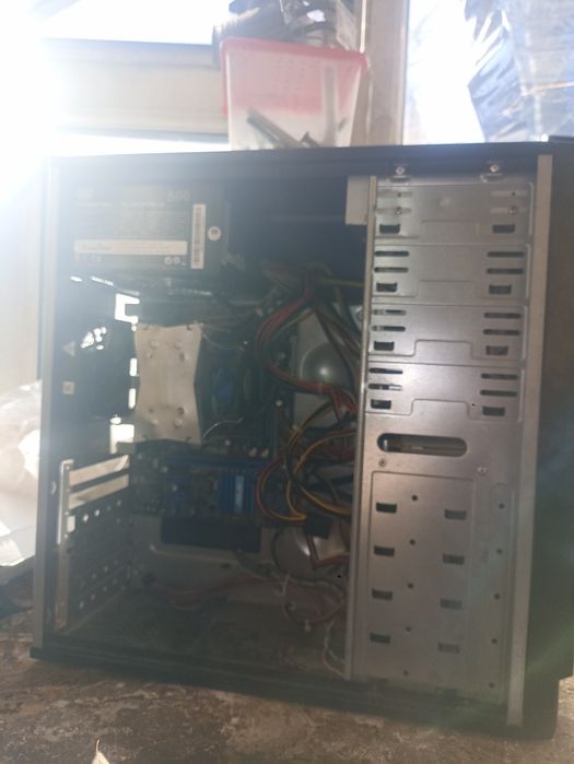 Продам компьютер по запчастям.