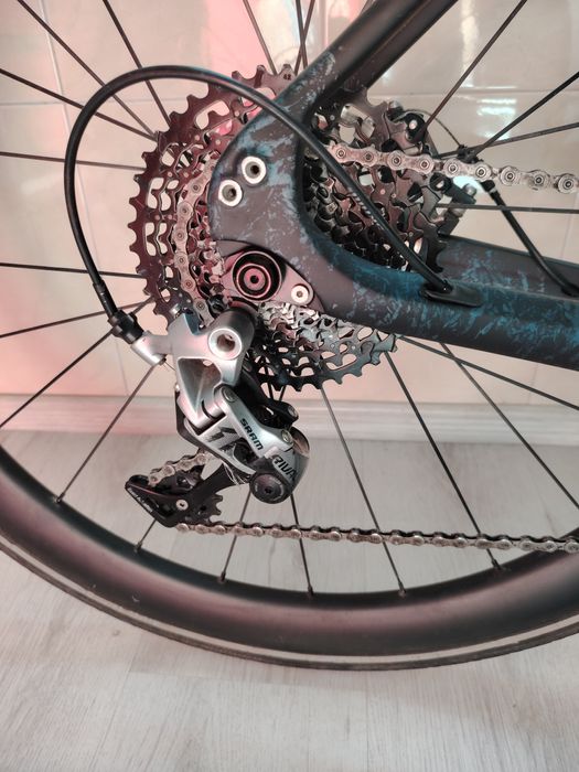 Bicicleta Gravel full carbon