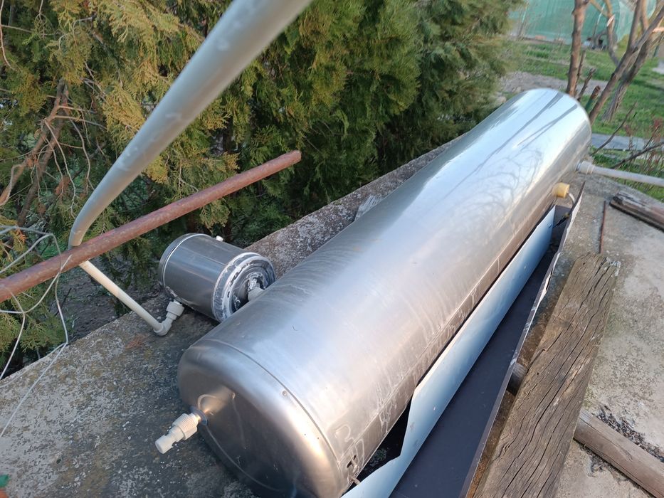 Слънчев вакуумен колектор