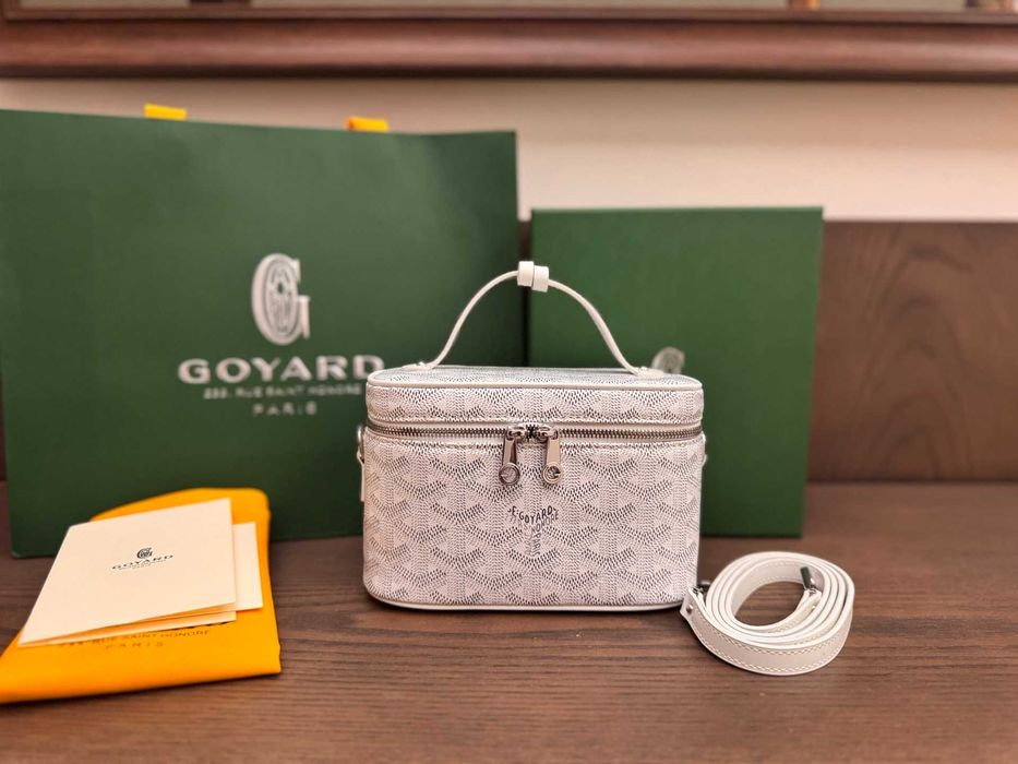 Брутална NEW MONEY Goyard