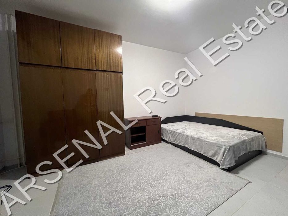 Тристаен апартамент под наем, Дървеница