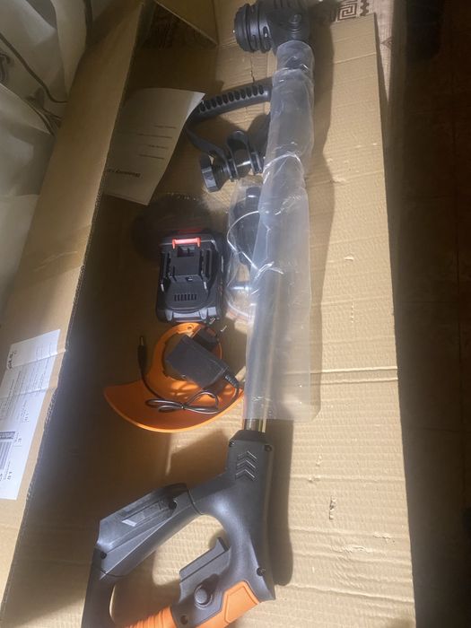 Motocoasa cu acumulator 48v pentru gazon cu incarcare rapida