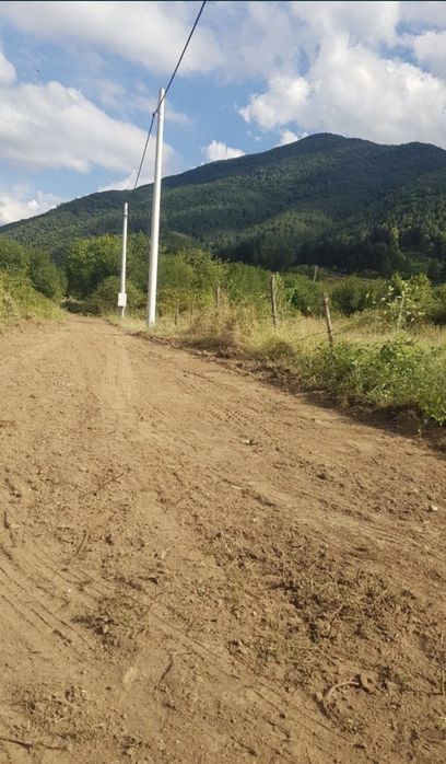 Парцел ТОП ЛОКАЦИЯ с ток и вода в регулация