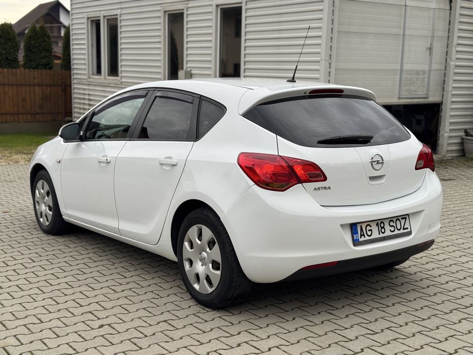 Opel Astra J 1,6 Benzina si GPL 2012 AC Inchidere centralizata