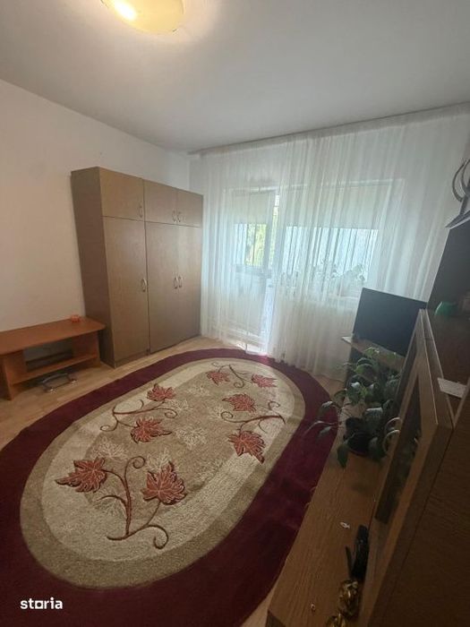 Garsoniera decomandata, 35 mp utili, etaj 1/4, zona Lapus Argesi