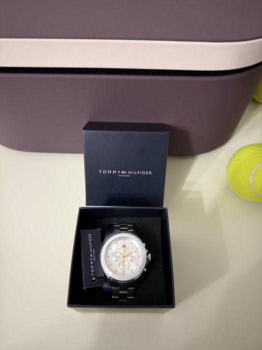 Tommy Hilfiger парные часы новые