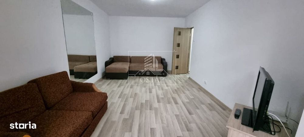 9 Mai - etajul 1 - apartament 3 camere decomandate - semimobilat