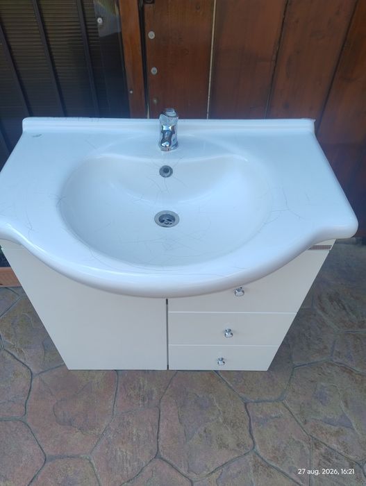 Mobilier + Lavoar.
