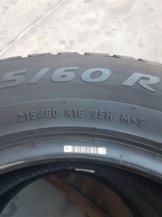 Зимни гуми 2 броя PIRELLI SottoZero3 215 60 R16 дот 2621