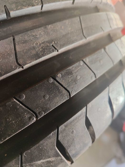 2бр. летни гуми 225/40/19 Pirelli