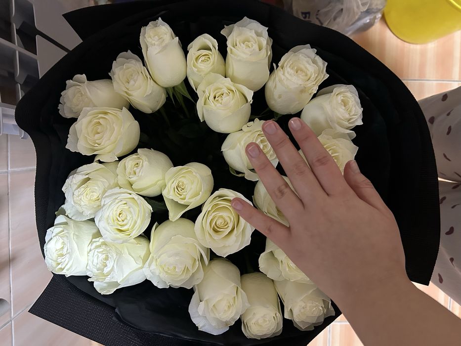 Белые розы 25шт. Свежие