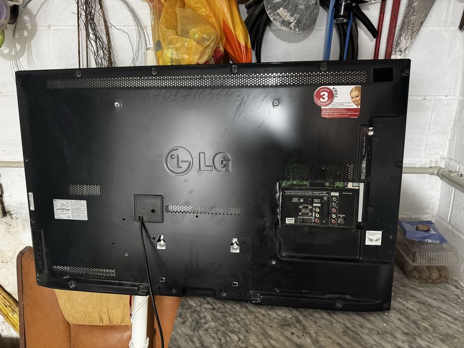 Телевизор сатамын 107 диагональ LG