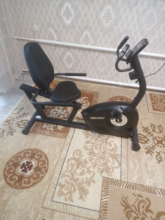 Горизонтальный велотренажер Genau rb-409