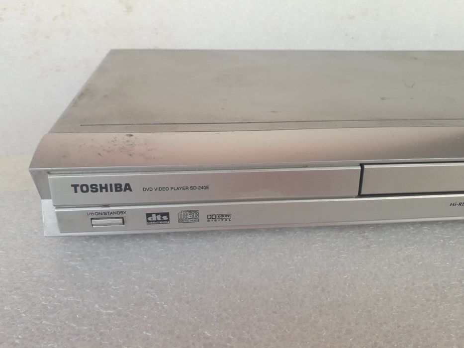 DVD плейър Toshiba