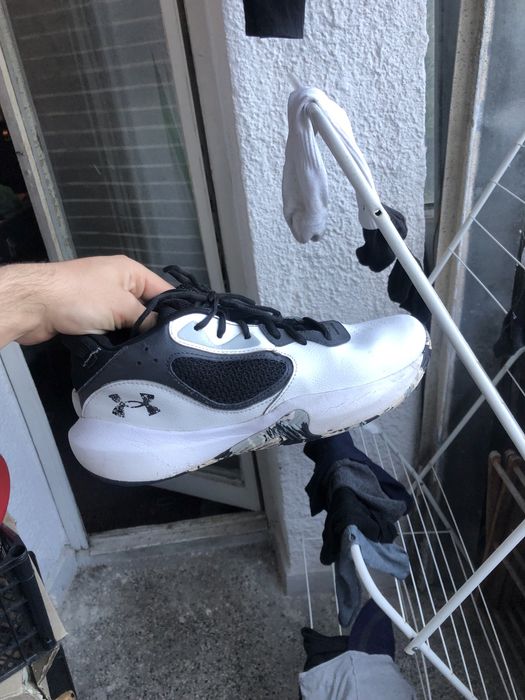 Under Armourt обувки нови и оригинални 43
