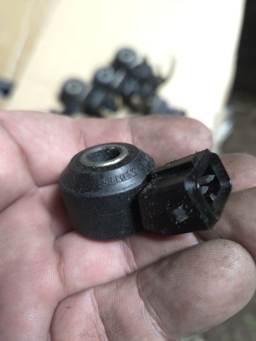 Датчик детонации на Ниссан, б.у оригинал