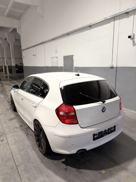 Bmw seria 1 118d diesel trapa navi facelift
