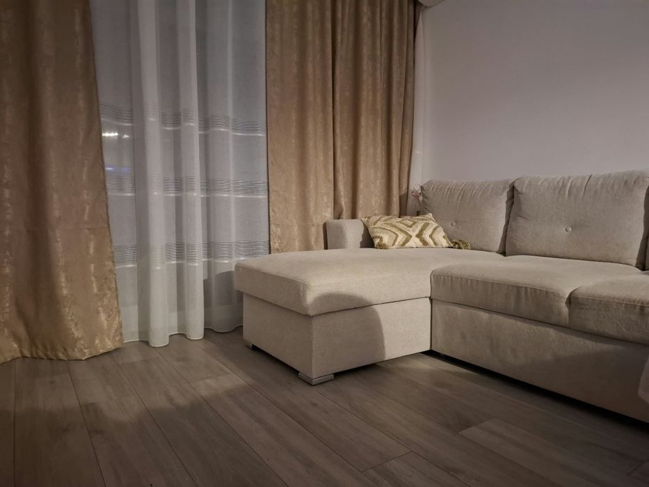 Închiriez apartament