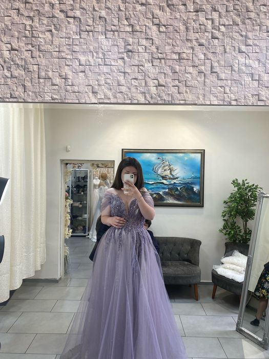 Продавам бална рокля