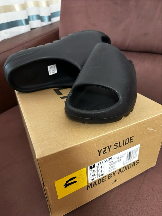 Yeezy slide negri