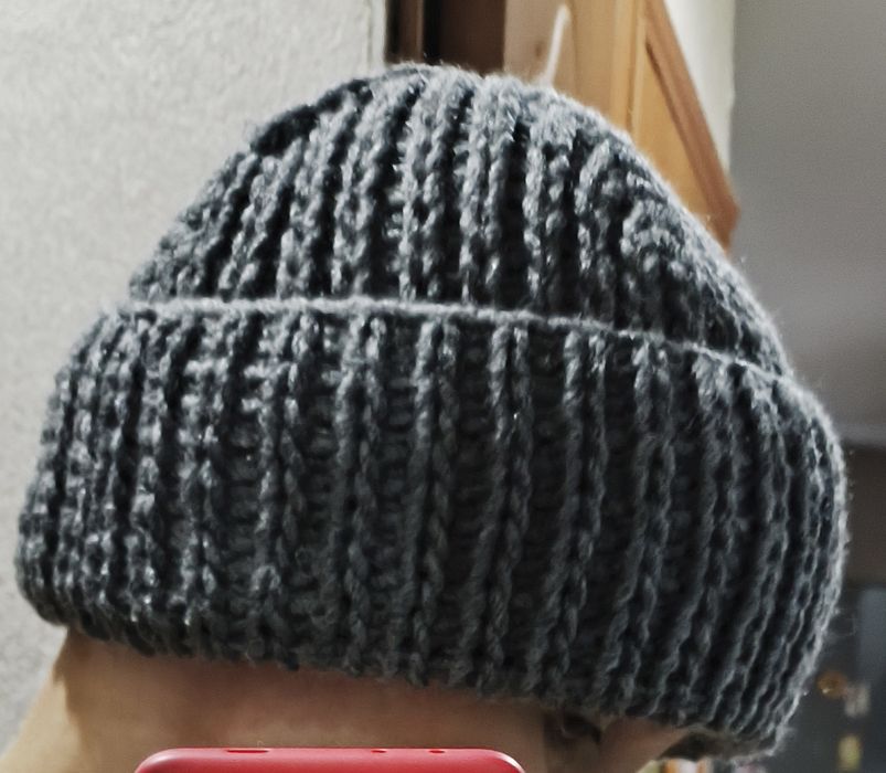 Продам шапку женскую.