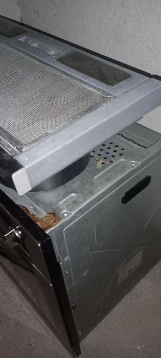 Cuptor și hota la ofertă