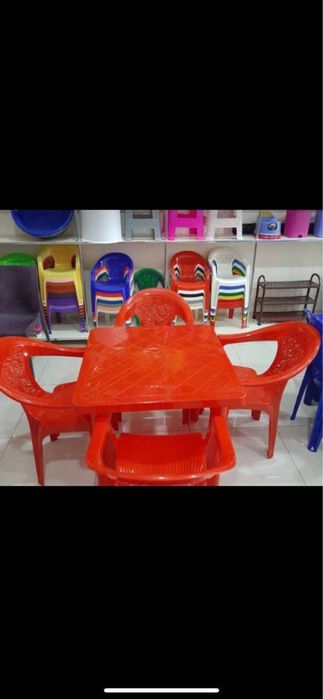Стол стул пласмас