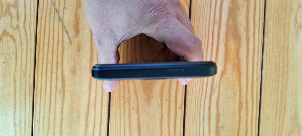 Продаётся телефон Теkно пова 3 батарея 7000 мах камера 50 мп 6/128 гб