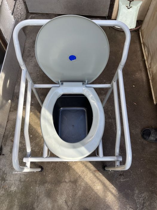 Тоалетен стол ….