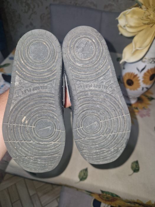Vand tenisi nike de baieti marimea 28