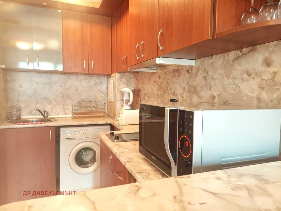 Дава се под наем Тристаен апартамент в к.к. Слънчев бряг - 101 кв.м за 307 € - Снимка #4