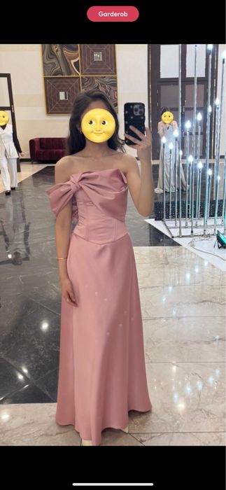 Розовое платье-двойка