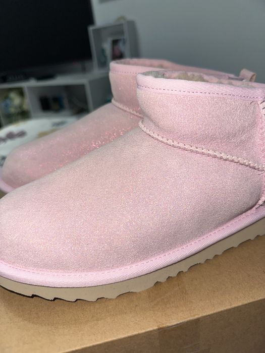 UGG roz cu sclipici