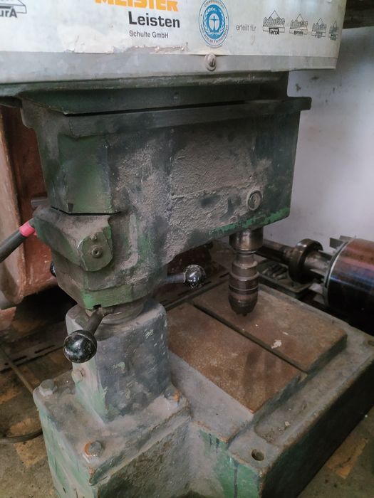 Сверлильный станок