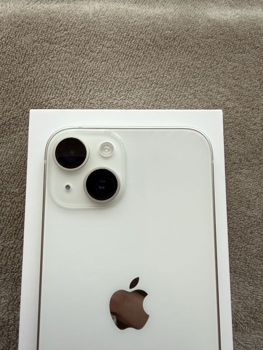 Продавам iphone 14 256 GB, бял като нов