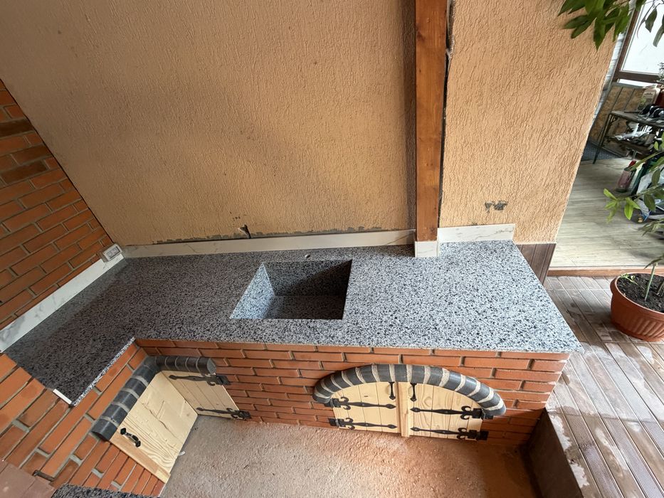 Gratar exterior construit