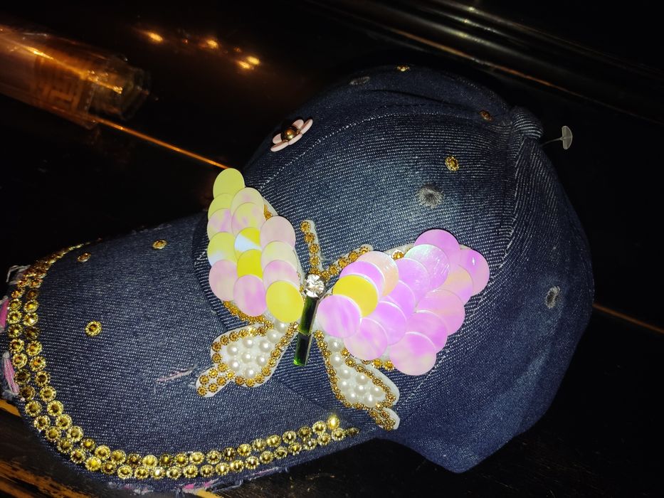 Классные женские кепки, привозные