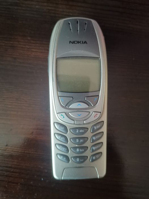 Телефон Nokia 6310i