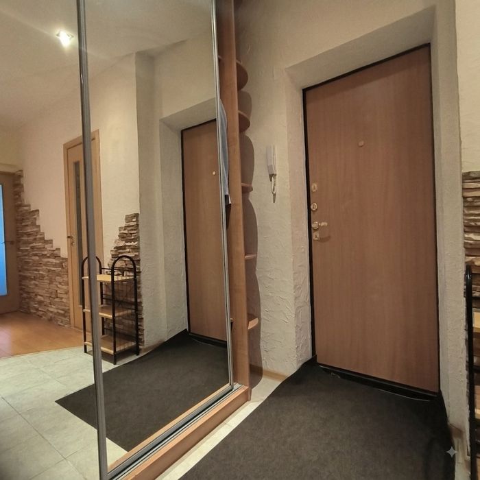 Продам 2 ком квартиру в центре