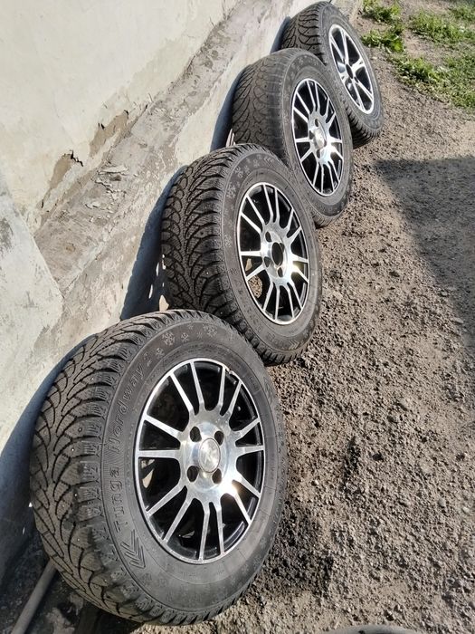 Продам комплект литых дисков