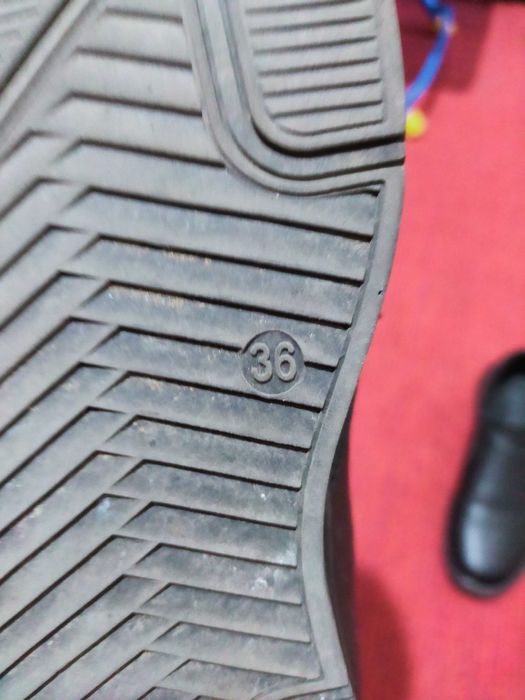 Детская обувь. В отличном состоянии